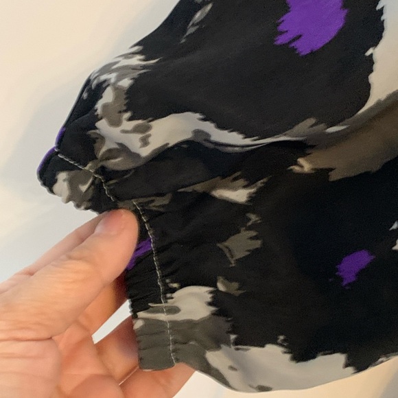 Dana Buchman Ladies Medium Blouse, Gray, Black, Purple hues, P2P 21, Preloved - Picture 7 of 9